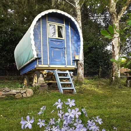 Retraite Rustique En Bordure De Foret A La Campagne Hotel Belle-Isle-en-Terre Exterior photo