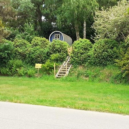 Retraite Rustique En Bordure De Foret A La Campagne Hotel Belle-Isle-en-Terre Exterior photo