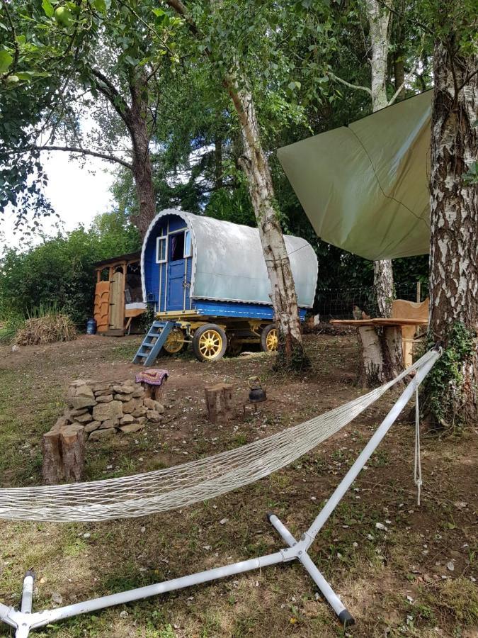 Retraite Rustique En Bordure De Foret A La Campagne Hotel Belle-Isle-en-Terre Exterior photo