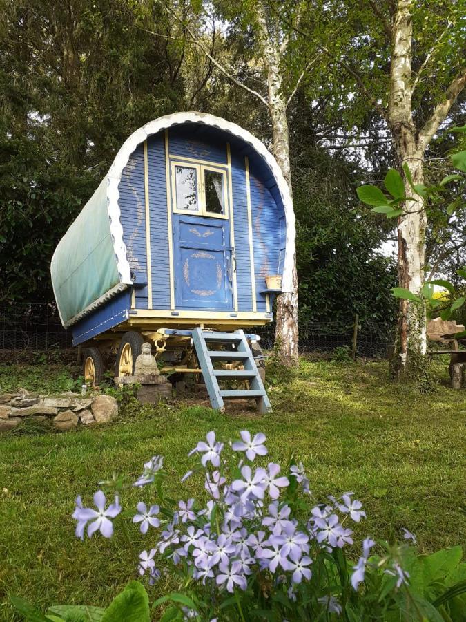 Retraite Rustique En Bordure De Foret A La Campagne Hotel Belle-Isle-en-Terre Exterior photo