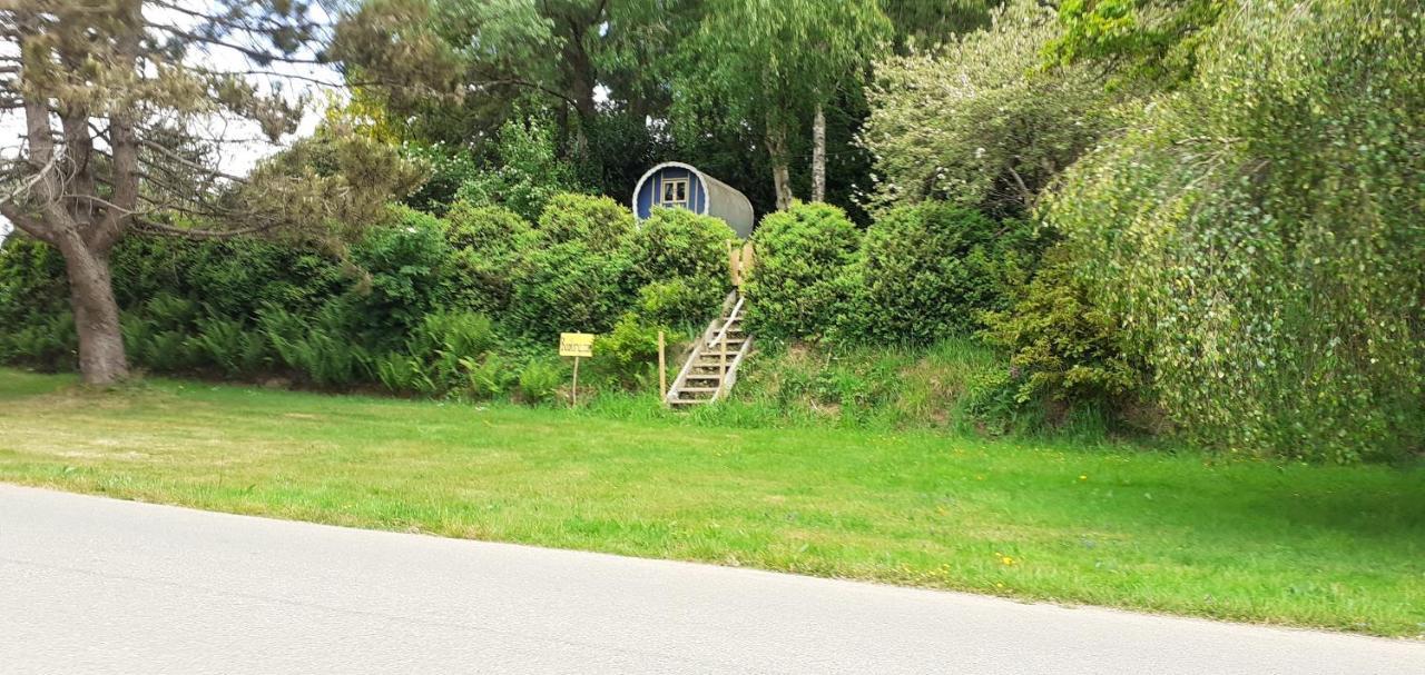 Retraite Rustique En Bordure De Foret A La Campagne Hotel Belle-Isle-en-Terre Exterior photo